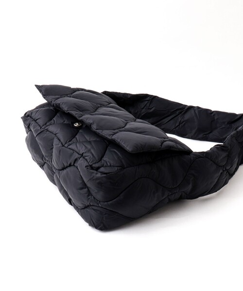 TAION（タイオン）の「【TAION / タイオン】MILITARY MESSENGER DOWN BAG M（ショルダーバッグ・メンズ・ブラック/ブラウン系その他/ダークネイビー・FREE）」の7枚目の写真