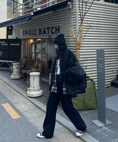 FAVORITO(ファヴォリート)の「中綿異素材切り替えブルゾン(ブルゾン・レディース・カーキ/ブラック・F)」の18枚目の写真