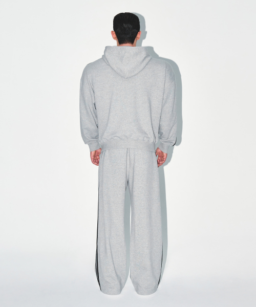 BORN TO WIN（ボーントゥウィン）の「CHROME B TRACK LINE SEMI WIDE PANTS [MELANGE GREY]（スウェットパンツ・メンズ・その他・1/2/3）」の5枚目の写真