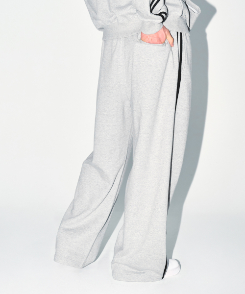 BORN TO WIN（ボーントゥウィン）の「CHROME B TRACK LINE SEMI WIDE PANTS [MELANGE GREY]（スウェットパンツ・メンズ・その他・1/2/3）」の9枚目の写真