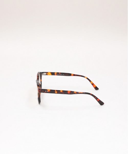 Right-on（ライトオン）の「【Right-on Basic】調光レンズ サングラス (ファッションアクセサリー / UVカット / ビジネス＆カジュアル / 実用的)（サングラス・メンズ・ブラウン・ONE SIZE）」の5枚目の写真