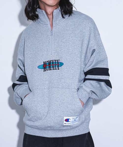 Champion】『袖ラインロゴ刺繍ハーフジップトップス』（スウェット