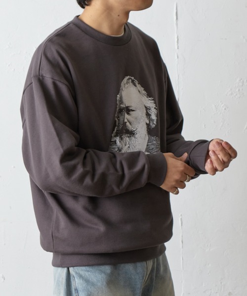 COLONY 2139（コロニートゥーワンスリーナイン）の「GERMAN REQUIEMスウェットクルーネック（スウェット・メンズ・グレー/チャコールグレー・MEDIUM/LARGE）」の6枚目の写真