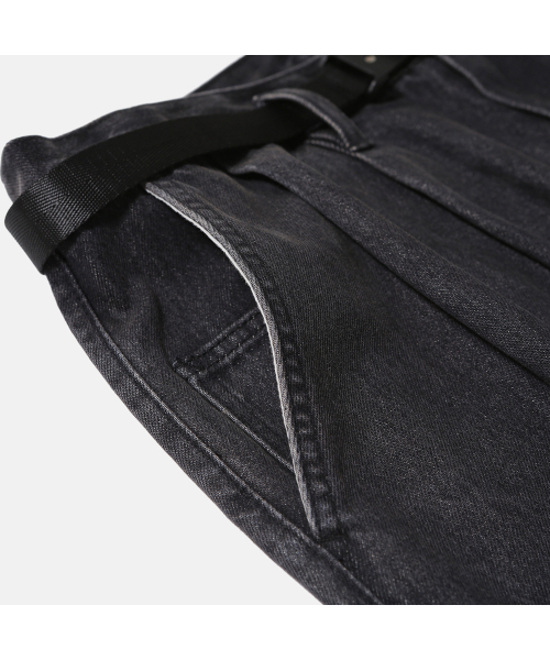 MOIF（モイフ）の「[AW25] WIDE BELTED DENIM PANTS / WASHED BLACK（デニムパンツ・メンズ・その他・2(M)/3(L)/1(S)）」の9枚目の写真