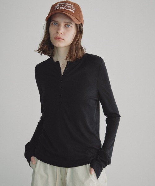 Auntie Rosa Holiday(アンティローザホリデー)の「シアーリブヘンリーネックトップス(Tシャツ/カットソー・レディース・グレー/ラベンダー/ライム/ピンク/アイボリー/ブラック・FREE)」の22枚目の写真