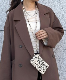 ISOOK（アイスー）の「【ISOOK / アイスー】スタッズネックポーチ / ウェアラブルポーチ コインケース ストラップホルダー スクエア カラビナ ネックレス ミニポーチ キーケース 小さめ 無地 スエード レオパード柄 ヒョウ柄 アイボリー ブラック ブラウン 黒 ZOZOTOWN限定（コインケース）」