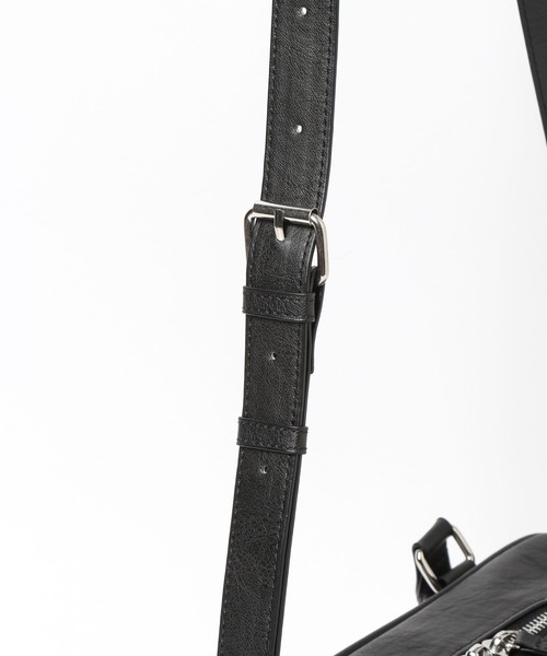 LOWRYS FARM（ローリーズファーム）の「ポケットボストンＢＡＧ　634373（ボストンバッグ・レディース・ブラック/ブラウン・FREE）」の9枚目の写真