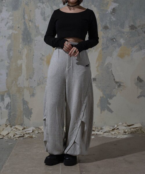 Mavie..7（メヴィセットゥ）の「【Mavie..7】カップ付インナーロンT（Tシャツ/カットソー・レディース・ブラック/オフホワイト・FREE）」の8枚目の写真