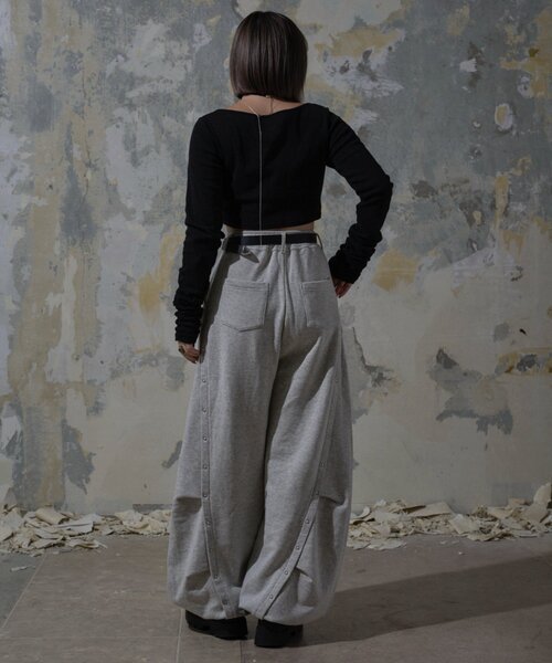 Mavie..7（メヴィセットゥ）の「【Mavie..7】カップ付インナーロンT（Tシャツ/カットソー・レディース・ブラック/オフホワイト・FREE）」の12枚目の写真