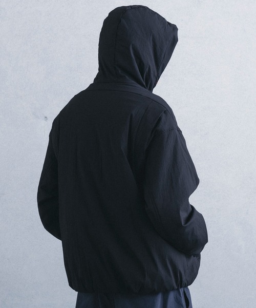 +phenix(プラスフェニックス)の「【WEB・直営店限定】+phenix(プラスフェニックス)PADDED HOODED JACKET パデッド フーデッド ジャケット(その他アウター・メンズ・グレー/ブラック・M/L)」の12枚目の写真