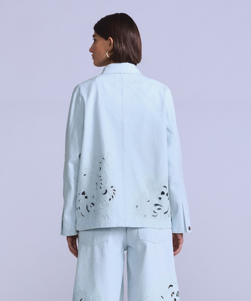Levi's（リーバイス）の「Levi's/リーバイス BLUETAB(TM) EMBROIDERED BANDIT トラッカージャケット（デニムジャケット・レディース・インディゴブルー・M/S/XS）」の2枚目の写真