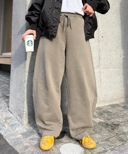 CIAOPANIC TYPY（チャオパニックティピー）の「【UNISEX】ピグメント裏毛スウェットカーブパンツ（その他パンツ・レディース・チャコールグレー/ピンク/ベージュ・MEDIUM/LARGE）」の4枚目の写真