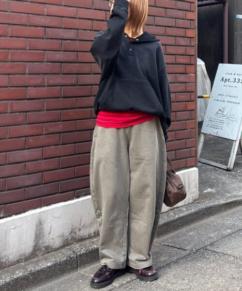 CIAOPANIC TYPY（チャオパニックティピー）の「【UNISEX】ピグメント裏毛スウェットカーブパンツ（その他パンツ・レディース・チャコールグレー/ピンク/ベージュ・MEDIUM/LARGE）」の9枚目の写真