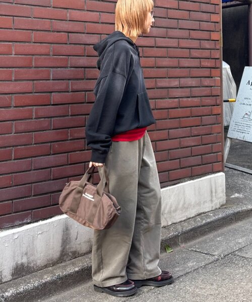 CIAOPANIC TYPY（チャオパニックティピー）の「【UNISEX】ピグメント裏毛スウェットカーブパンツ（その他パンツ・レディース・チャコールグレー/ピンク/ベージュ・MEDIUM/LARGE）」の11枚目の写真