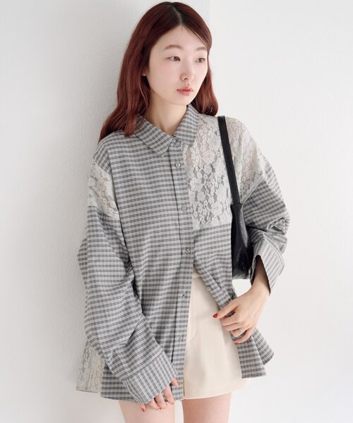 Kastane（カスタネ）の「【1.1(木)0:00発売/S.Mサイズ展開/WEB先行】パッチワークレースシャツ（シャツ/ブラウス・レディース・ブラック/ライトグレー・SMALL/MEDIUM）」の3枚目の写真