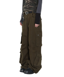 AAKAM（アーカム）の「Knee Pin-Tuck Double Pocket Cargo Pants (Khaki)（その他パンツ）」