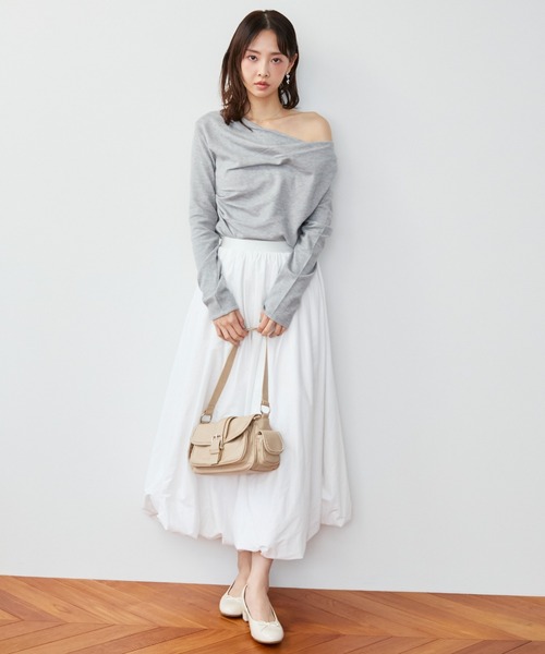 krahe(クレーエ)の「ドレープオフショルプルオーバー(Tシャツ/カットソー・レディース・ブラウン/アイボリー/グレー/ブラック・FREE)」の15枚目の写真