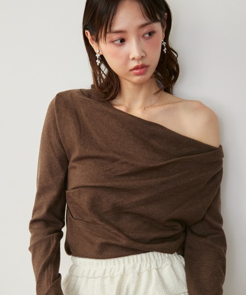 krahe(クレーエ)の「ドレープオフショルプルオーバー(Tシャツ/カットソー・レディース・ブラウン/アイボリー/グレー/ブラック・FREE)」の18枚目の写真