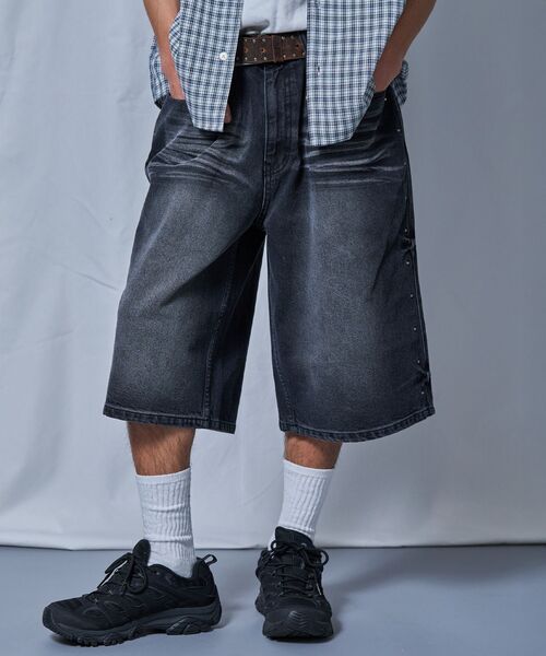 SEQUENZ(シークエンズ)の「※WEB限定 / ヴィンテージ加工 / スタッズデニムショートパンツ / sqnz washed denim shorts(その他パンツ・メンズ・ライトブルー/ブラック/グレー・SMALL/LARGE/MEDIUM)」の13枚目の写真