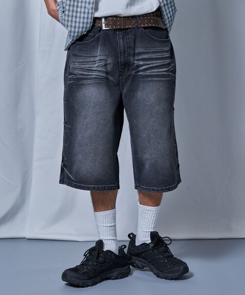SEQUENZ(シークエンズ)の「※WEB限定 / ヴィンテージ加工 / スタッズデニムショートパンツ / sqnz washed denim shorts(その他パンツ・メンズ・ライトブルー/ブラック/グレー・SMALL/LARGE/MEDIUM)」の10枚目の写真
