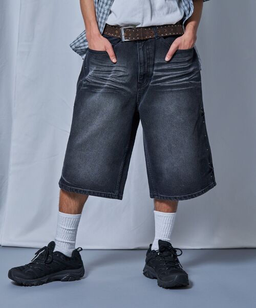 SEQUENZ(シークエンズ)の「※WEB限定 / ヴィンテージ加工 / スタッズデニムショートパンツ / sqnz washed denim shorts(その他パンツ・メンズ・ライトブルー/ブラック/グレー・SMALL/LARGE/MEDIUM)」の9枚目の写真