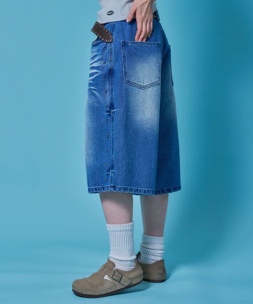 SEQUENZ(シークエンズ)の「※WEB限定 / ヴィンテージ加工 / スタッズデニムショートパンツ / sqnz washed denim shorts(その他パンツ・メンズ・ライトブルー/ブラック/グレー・SMALL/LARGE/MEDIUM)」の19枚目の写真