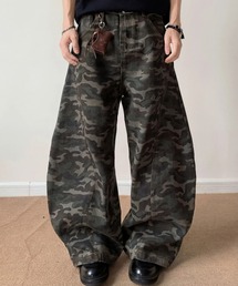 WYZ（ダブリューワイジィー）の「カモフラージュ柄カーブワイドパンツ/ユニセックス（その他パンツ）」