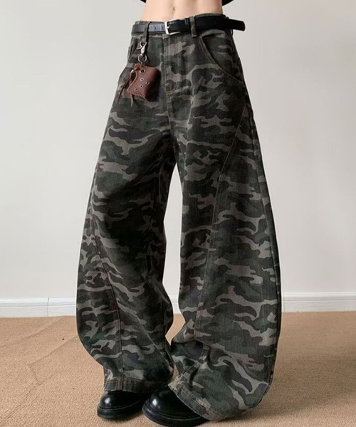 WYZ wear(ダブリューワイジィーウェア)の「カモフラージュ柄カーブワイドパンツ/ユニセックス(その他パンツ・メンズ・カモフラージュ・M/L/XL)」の6枚目の写真