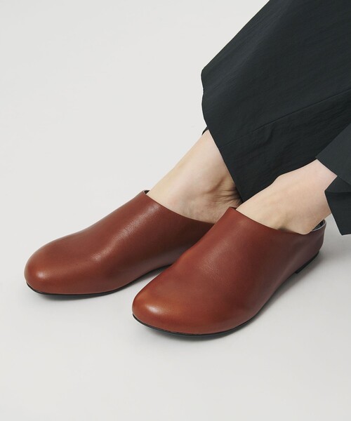 BEAUTY&YOUTH UNITED ARROWS（ビューティーアンドユースユナイテッドアローズ）の「レザー インヒール スリッポン（スリッポン・レディース・ブラック/ブラウン系・37/36/38）」の3枚目の写真