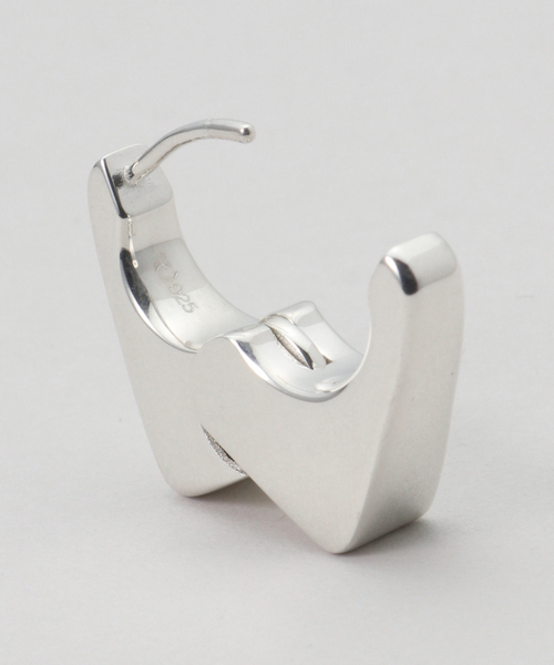 JOURNAL STANDARD(ジャーナルスタンダード)の「【VALENTINE /ヴァレンタイン】 Square Hoop Earrings(ピアス(両耳用)・レディース・シルバー・FREE)」の3枚目の写真