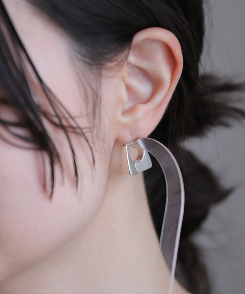 JOURNAL STANDARD(ジャーナルスタンダード)の「【VALENTINE /ヴァレンタイン】 Square Hoop Earrings(ピアス(両耳用)・レディース・シルバー・FREE)」の7枚目の写真