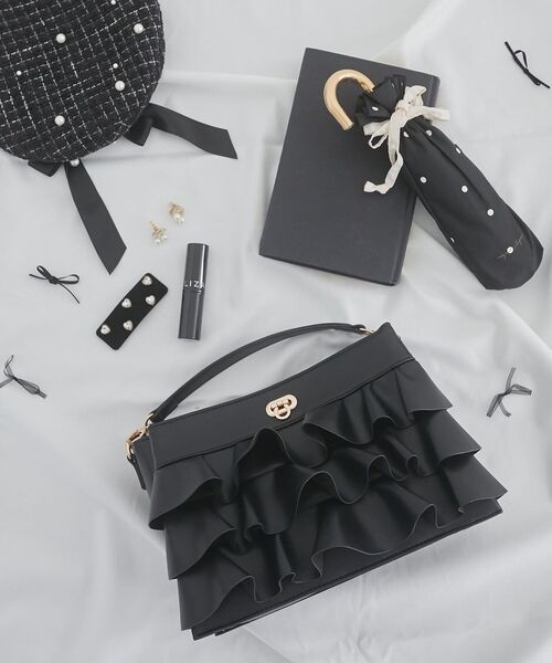 MAJESTIC LEGON（マジェスティックレゴン）の「フリルマルチポケットショルダーバッグ（ショルダーバッグ・レディース・ブラック/アイボリー/ピンク・FREE）」の2枚目の写真