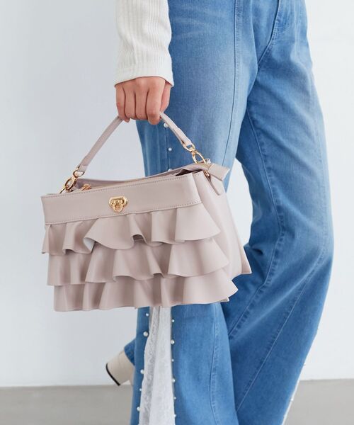 MAJESTIC LEGON（マジェスティックレゴン）の「フリルマルチポケットショルダーバッグ（ショルダーバッグ・レディース・ブラック/アイボリー/ピンク・FREE）」の7枚目の写真