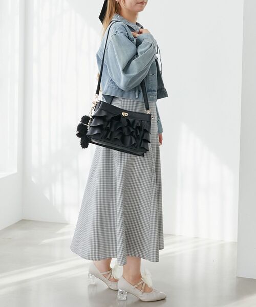 MAJESTIC LEGON（マジェスティックレゴン）の「フリルマルチポケットショルダーバッグ（ショルダーバッグ・レディース・ブラック/アイボリー/ピンク・FREE）」の9枚目の写真