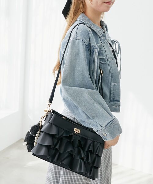 MAJESTIC LEGON（マジェスティックレゴン）の「フリルマルチポケットショルダーバッグ（ショルダーバッグ・レディース・ブラック/アイボリー/ピンク・FREE）」の10枚目の写真