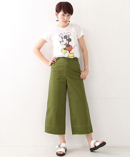 Ray BEAMS（レイビームス）の「Ray BEAMS / カットオフ クロップドパンツ（その他パンツ・レディース・オリーブ/ダークブラウン・0/1）」の12枚目の写真