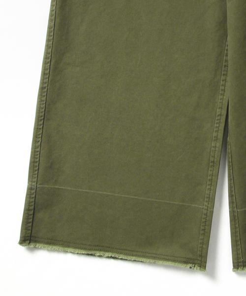 Ray BEAMS（レイビームス）の「Ray BEAMS / カットオフ クロップドパンツ（その他パンツ・レディース・オリーブ/ダークブラウン・0/1）」の18枚目の写真