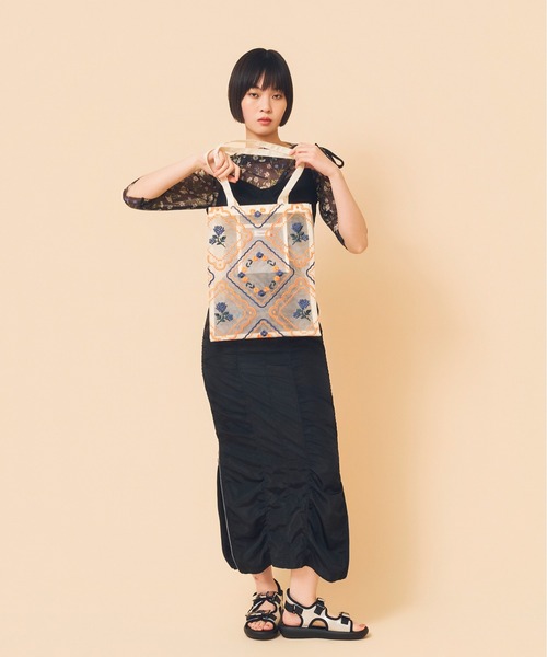 Casselini(キャセリーニ)の「Casselini(キャセリーニ)チュール刺繍トート(トートバッグ・レディース・レッド/ブルー/アイボリー/ブラック・FREE)」の8枚目の写真