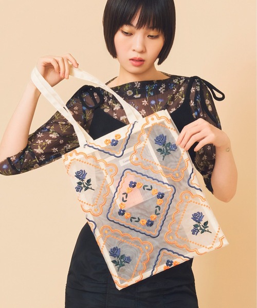 Casselini(キャセリーニ)の「Casselini(キャセリーニ)チュール刺繍トート(トートバッグ・レディース・レッド/ブルー/アイボリー/ブラック・FREE)」の7枚目の写真