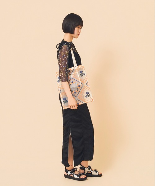 Casselini(キャセリーニ)の「Casselini(キャセリーニ)チュール刺繍トート(トートバッグ・レディース・レッド/ブルー/アイボリー/ブラック・FREE)」の9枚目の写真