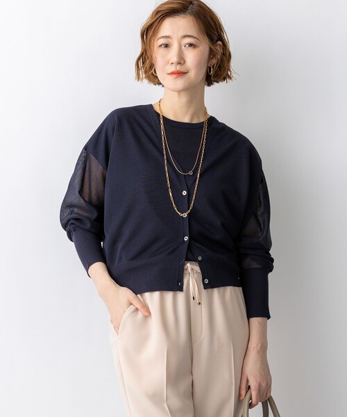 23区(ニジュウサンク)の「シャイニーシアー ドルマンスリーブ カーディガン(カーディガン/ボレロ・レディース・ネイビー系/ライトグレー系/ベージュ系/スカイブルー系/ブラック系・38)」の5枚目の写真