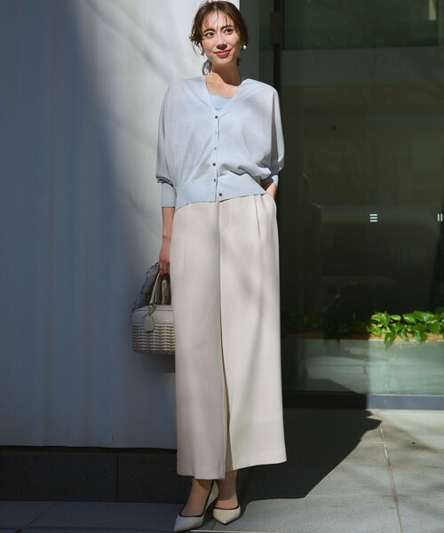 23区(ニジュウサンク)の「シャイニーシアー ドルマンスリーブ カーディガン(カーディガン/ボレロ・レディース・ネイビー系/ライトグレー系/ベージュ系/スカイブルー系/ブラック系・38)」の6枚目の写真