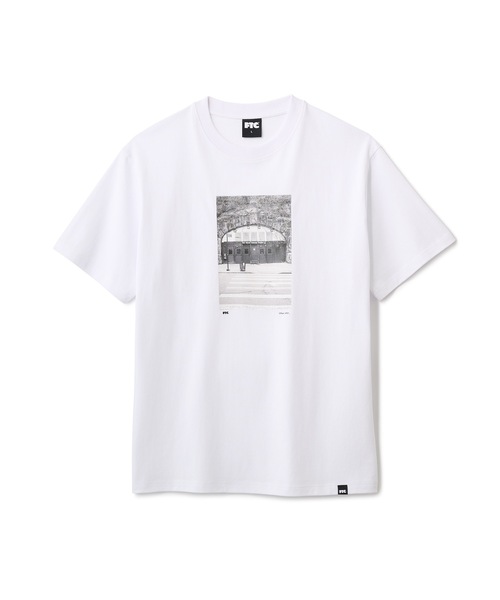 FTC(エフティーシー)の「190 STREET SUBWAY TEE / Photo by Alexander Richter.(Tシャツ/カットソー・メンズ・ブラック/ホワイト/オリーブ・X-LARGE/MEDIUM/LARGE)」の1枚目の写真