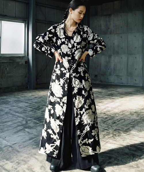 antiqua(アンティカ)の「花柄 ドビー織り ワンピース(シャツワンピース・レディース・ブラック・ONESIZE)」の1枚目の写真