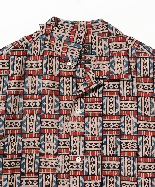 BEAMS PLUS(ビームスプラス)の「Open Collar Block Print ③(シャツ/ブラウス・メンズ・レッド/ブラック・MEDIUM/SMALL/LARGE/X-LARGE)」の19枚目の写真