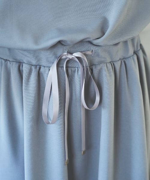 SWINGLE（スウィングル）の「刺しゅう入りポンチ素材ミニワンピース（ワンピース・レディース・ベージュ/ブラック/サックスブルー・FREE）」の8枚目の写真