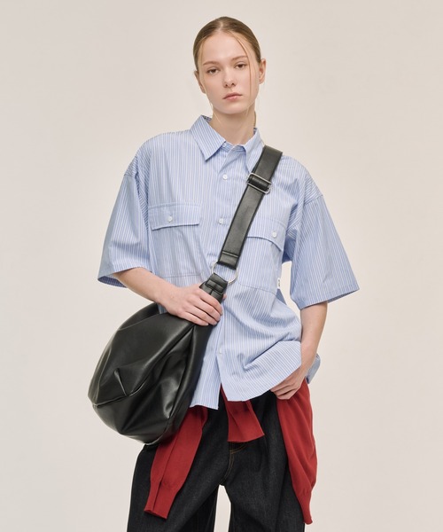 WETTEMPT(ウィテンプト)の「2WAY FAUX LEATHER SHOULDER BAG / 2WAY合皮ショルダーバッグ(ショルダーバッグ・メンズ・ブラック・ONESIZE)」の2枚目の写真