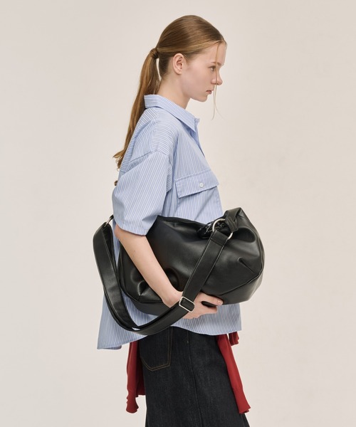 WETTEMPT(ウィテンプト)の「2WAY FAUX LEATHER SHOULDER BAG / 2WAY合皮ショルダーバッグ(ショルダーバッグ・メンズ・ブラック・ONESIZE)」の5枚目の写真