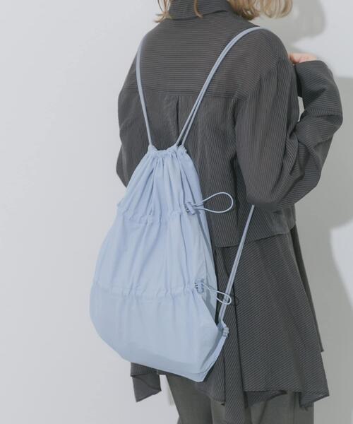 SMELLY（スメリー）の「ドロストギャザーナップサック（バックパック/リュック・レディース・ブラック/ライトブルー・-）」の6枚目の写真