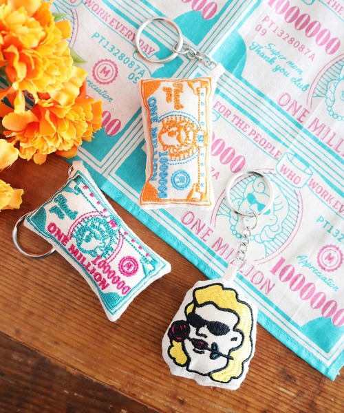 Super Mom】刺繍キーホルダー（キーホルダー）｜niko and